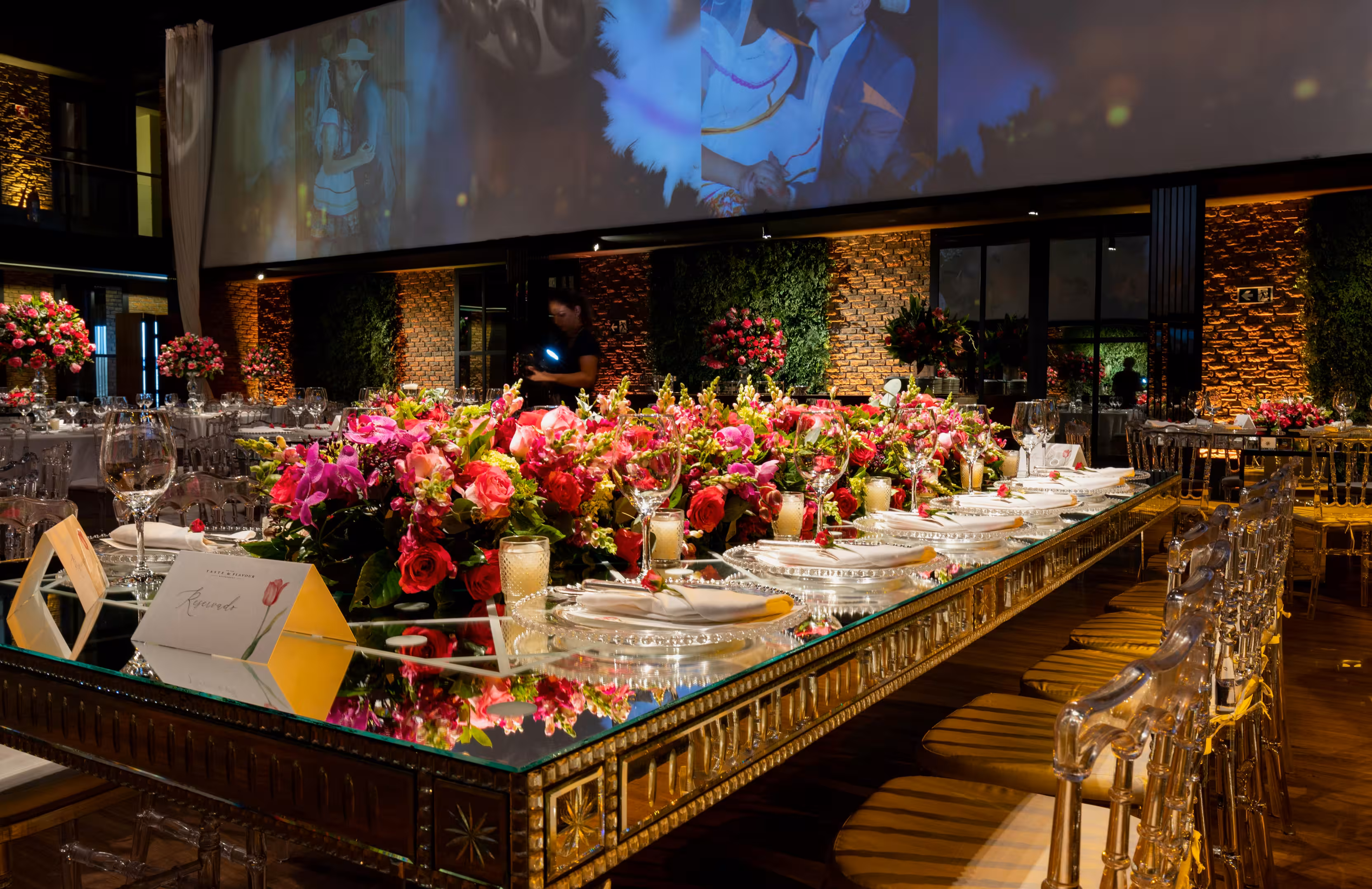 Taste & Flavour restaurant atmosphere